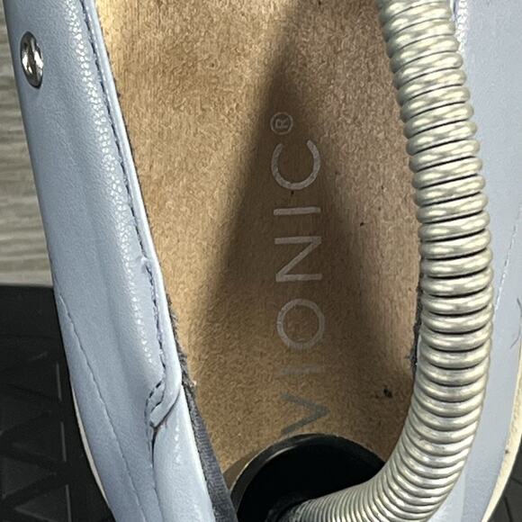 Vionic Woman’s Cala Blue Leather Mary Jane Flats Size 9.5 Wide - Picture 8 of 10